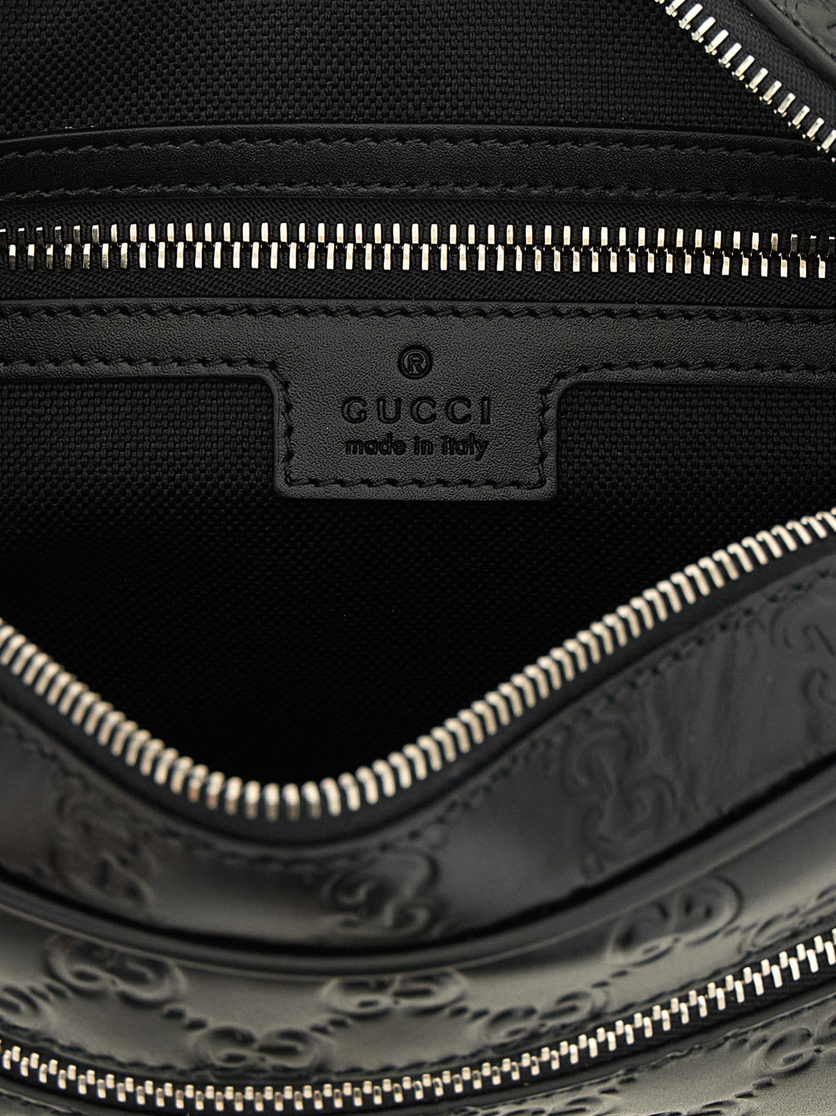 Gucci Black 'GG Emblem' Small Shoulder Bag schwarz