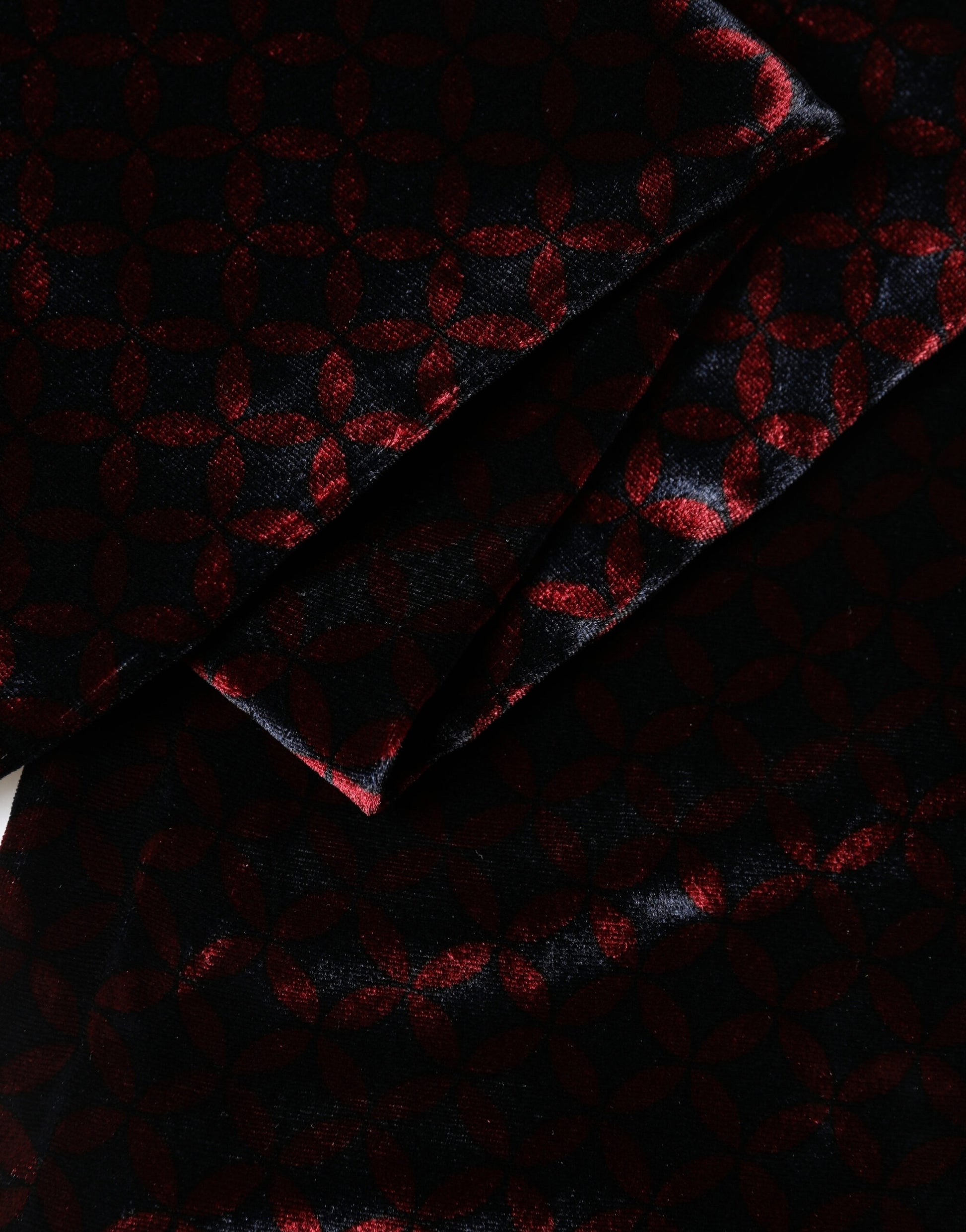 Dolce & Gabbana Black Red Rayon Geometric Pattern Fringe 140cm X 16cm Scarf Curated Luxury Accessories by Orvyn