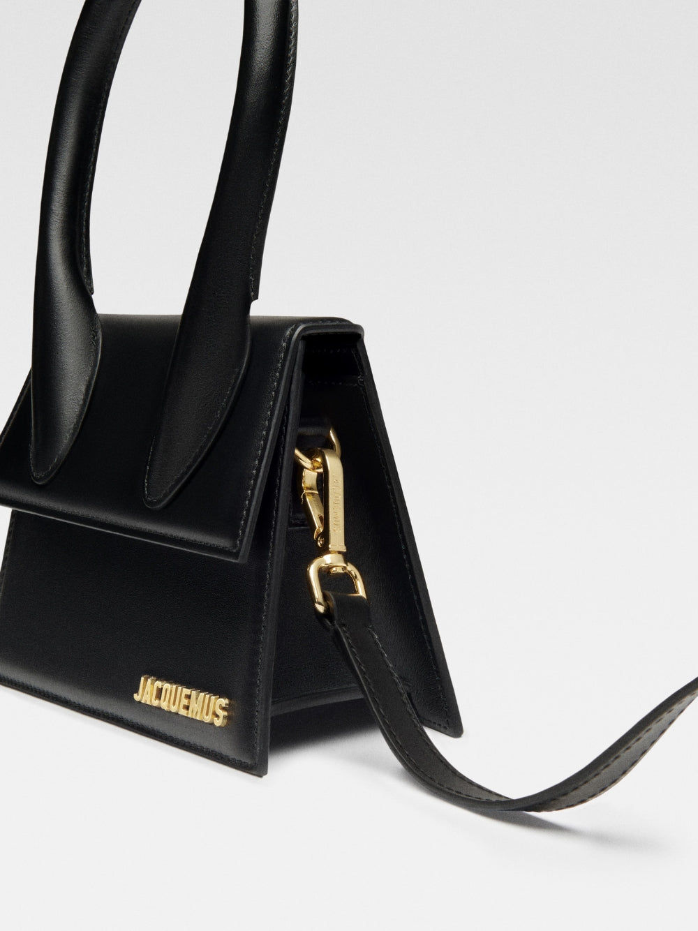 Jacquemus Black  leather Le Chiquito moyen bag Curated Luxury Accessories by Orvyn