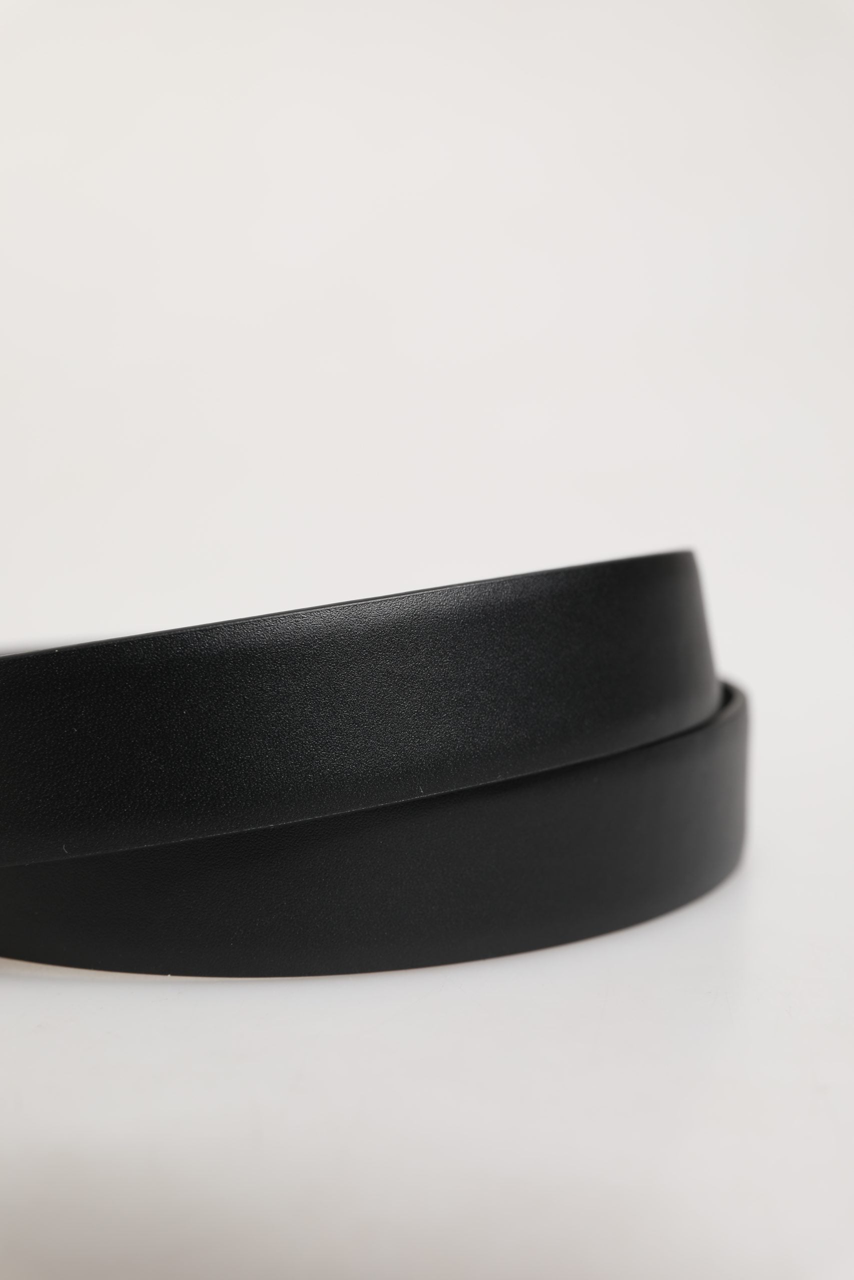 Dolce & Gabbana Men Black Classic Leather Metal Buckle Belt Curated Luxury Accessories by Orvyn