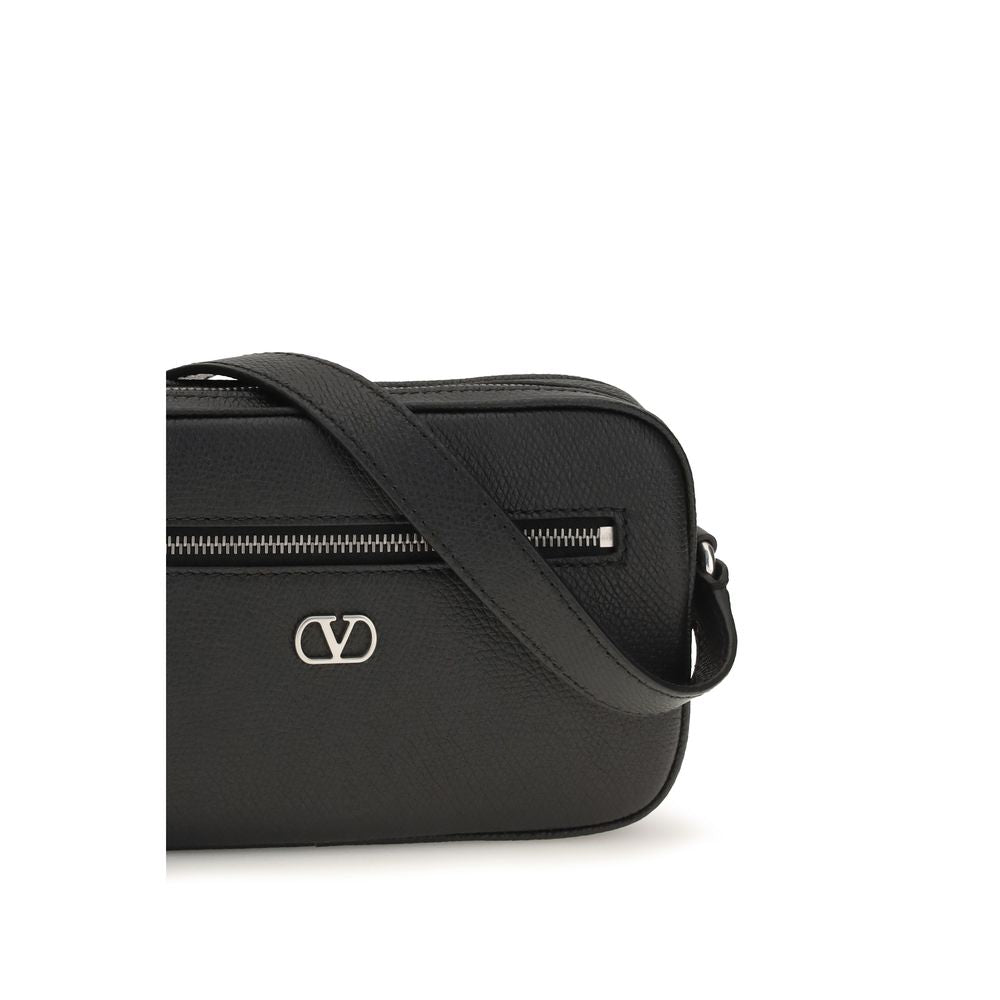 Valentino Garavani Black Grained Leather Crossbody Bag With Zip Shoulder schwarz