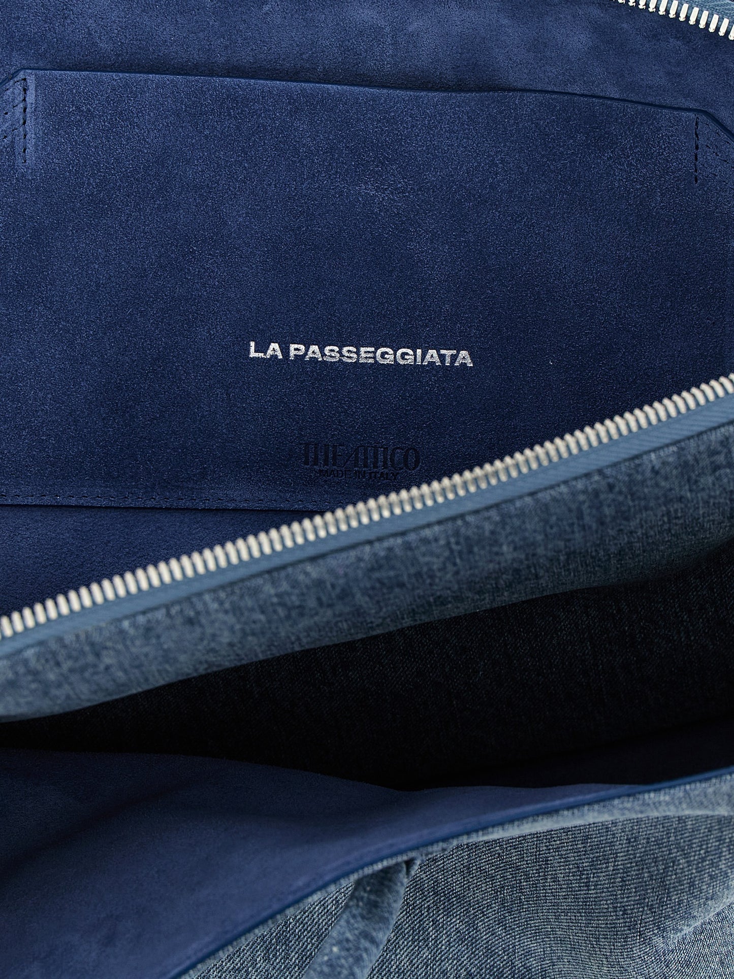 The Attico Blue 'La Passeggiata Medium' Shoulder Bag blau
