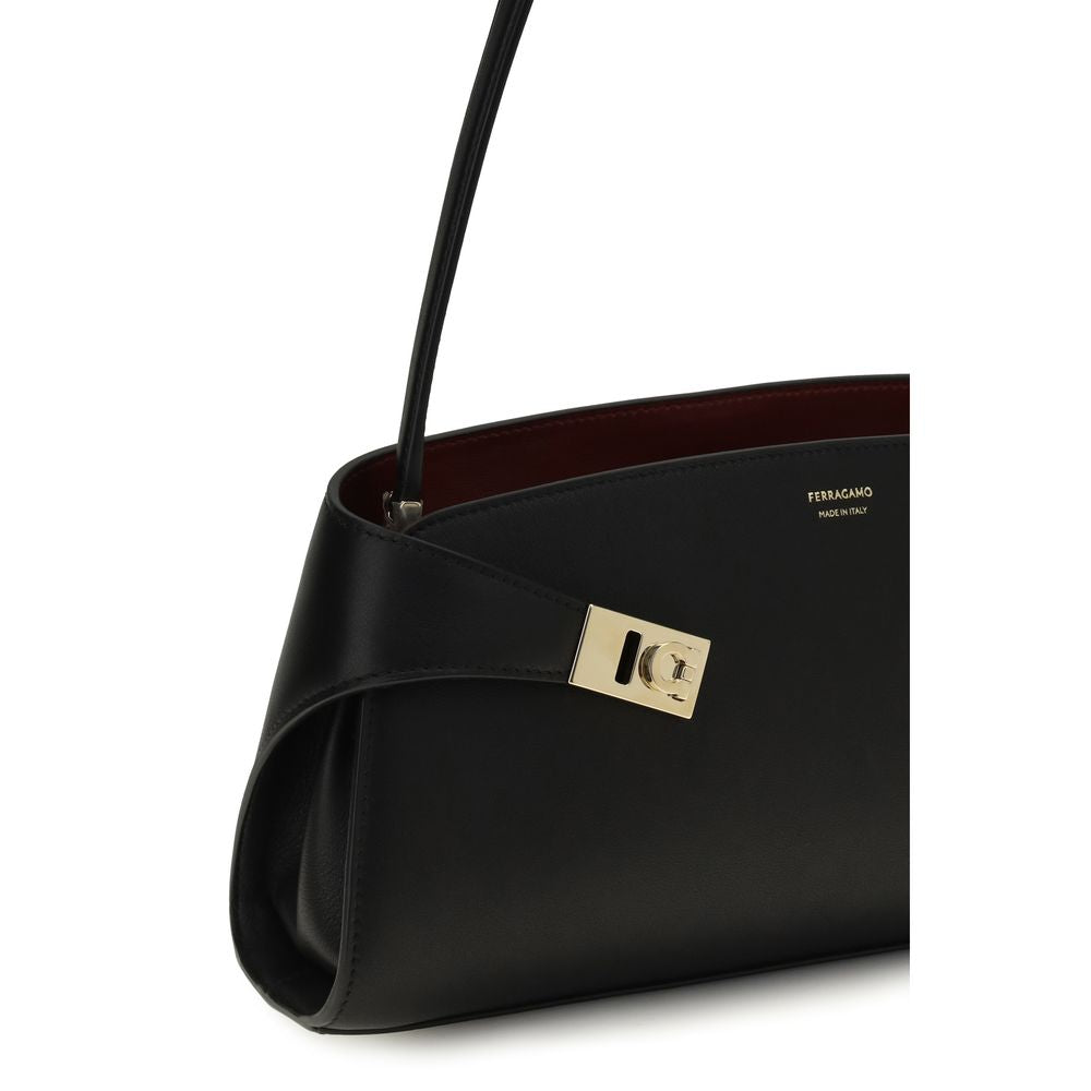 Ferragamo Black Hug East-West Shoulder Bag schwarz