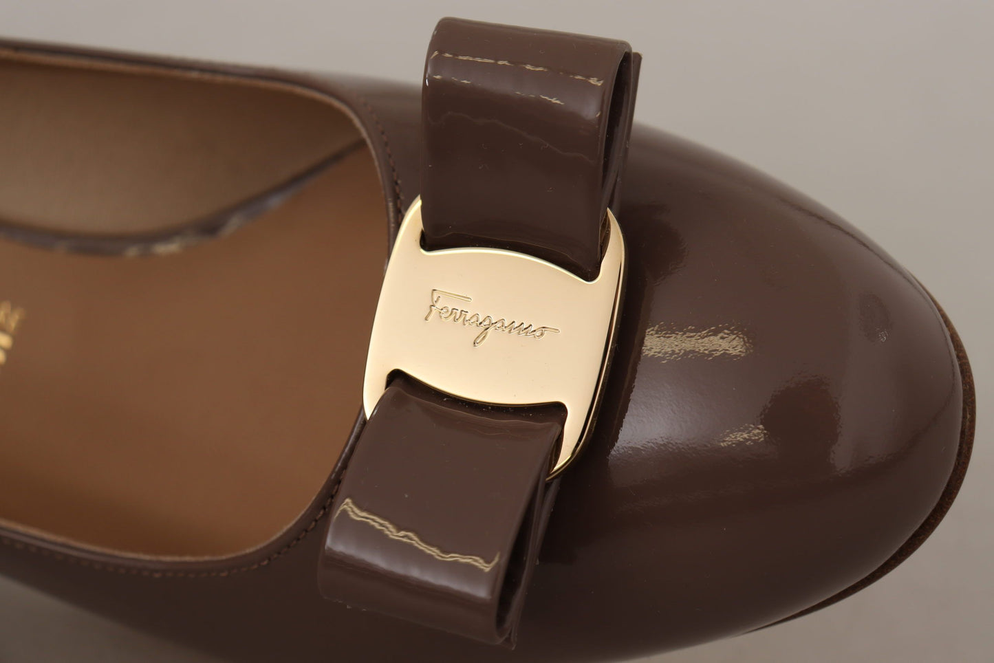 Salvatore Ferragamo Brown 'City' Pumps braun