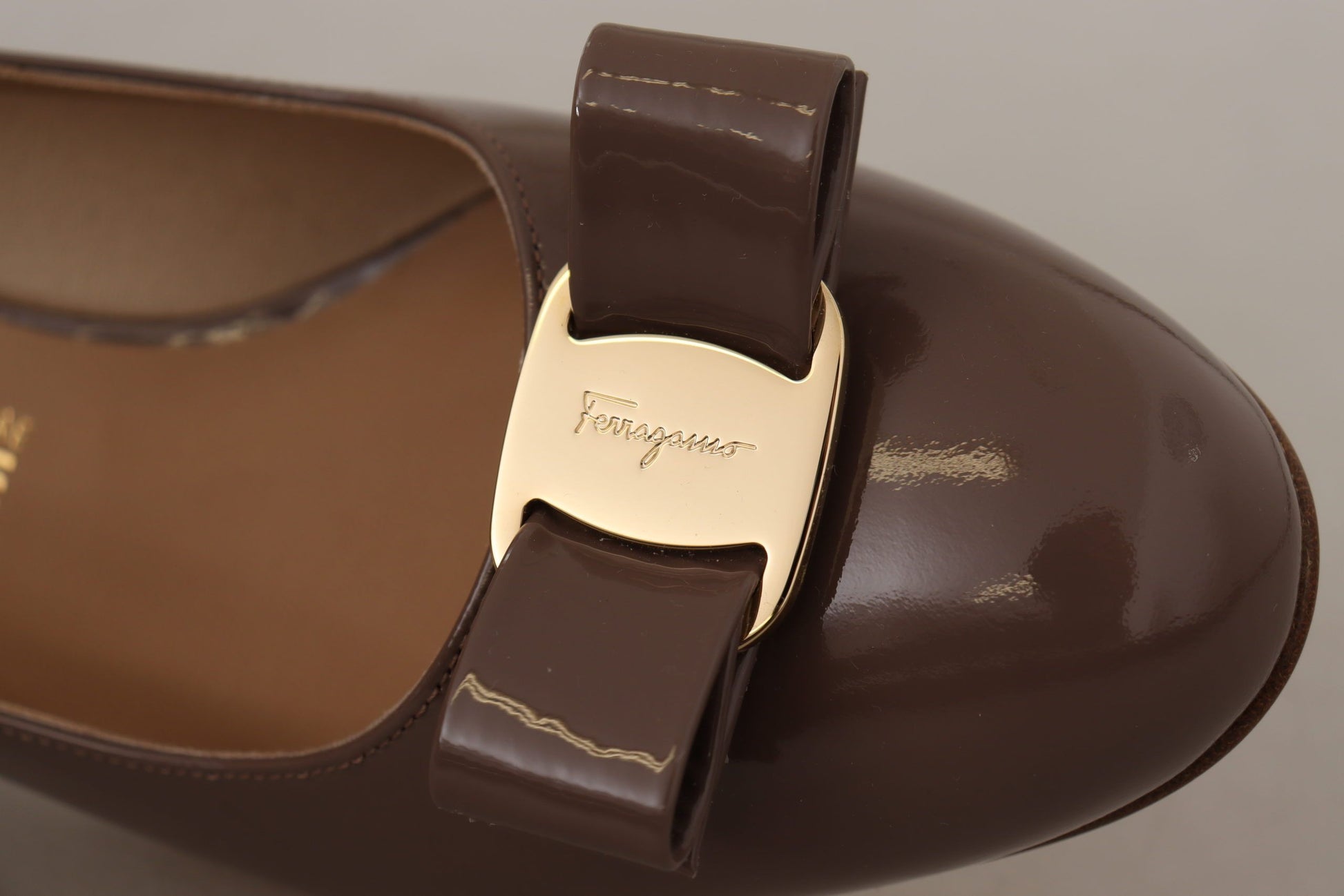 Salvatore Ferragamo Brown 'City' Pumps braun