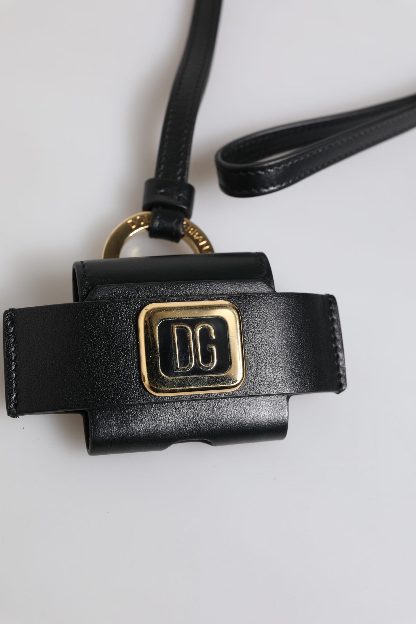 Dolce & Gabbana Black Leather Strap Gold Metal Logo Plaque Airpods Case schwarz