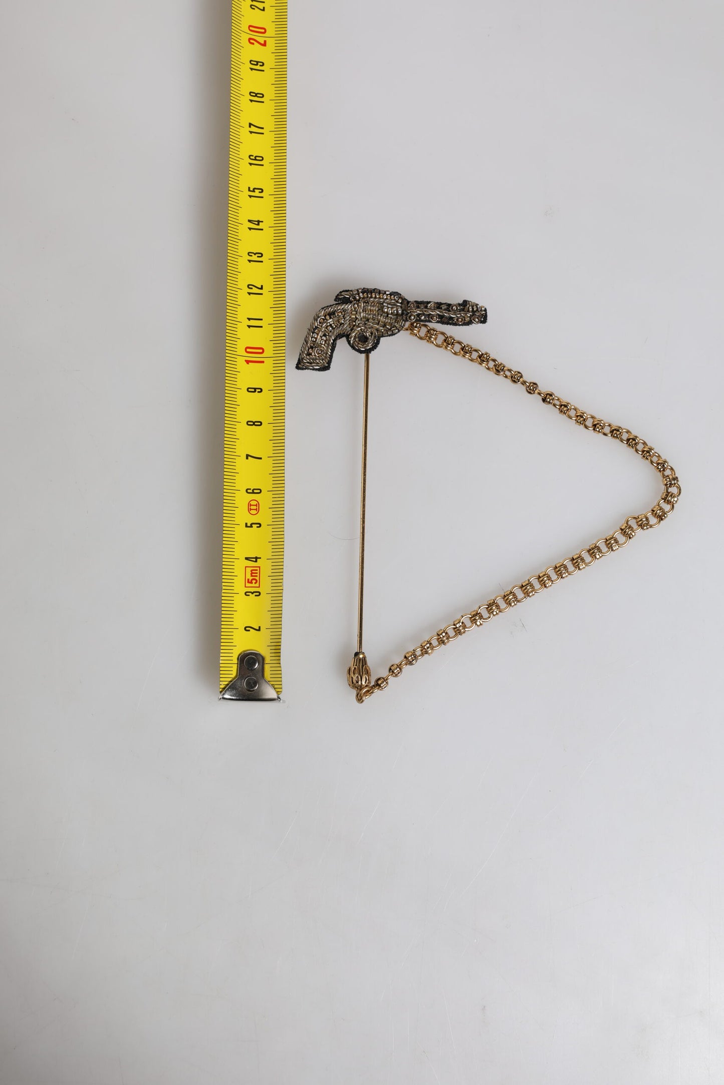 Dolce & Gabbana Black Gold Brass Copper Revolver Brooch Lapel Pin schwarz