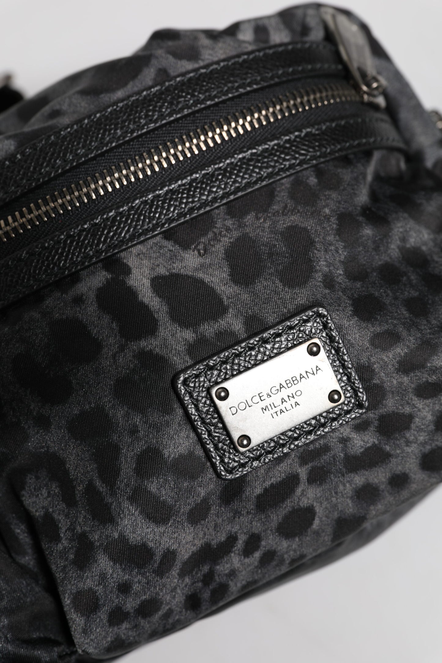 Dolce & Gabbana Black Gray Leopard DG Logo Belt Waist Fanny Pack Bag schwarz