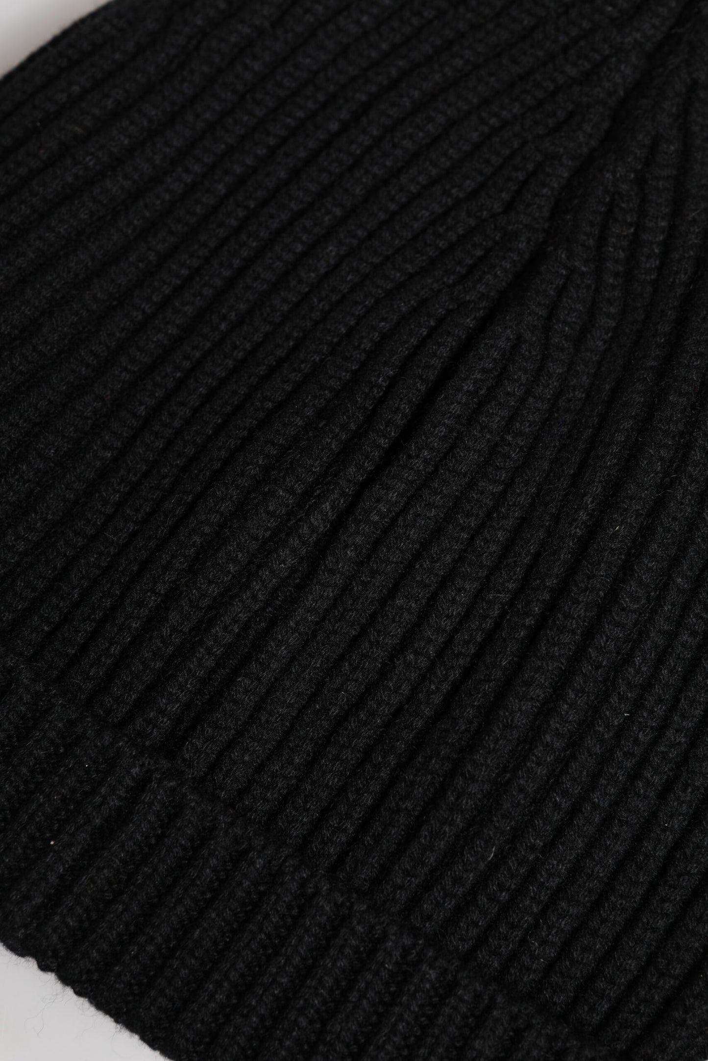 Dolce & Gabbana Black Cashmere Knitted Winter Beanie Hat schwarz