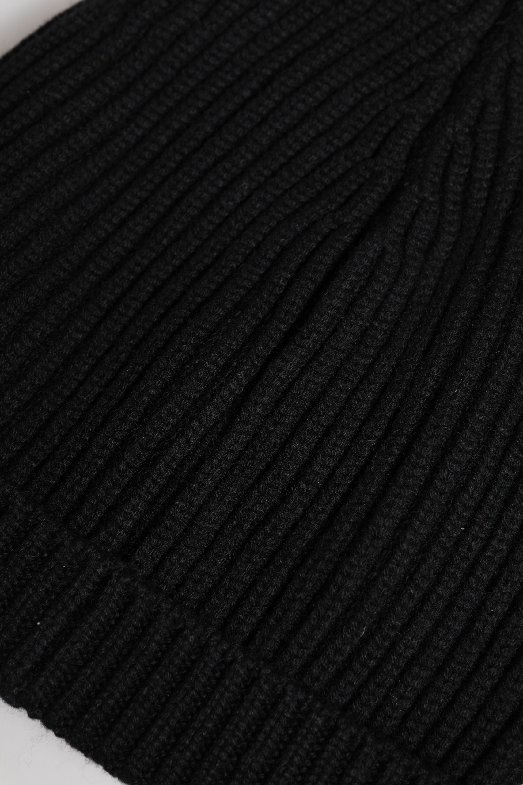 Dolce & Gabbana Black Cashmere Knitted Winter Beanie Hat schwarz